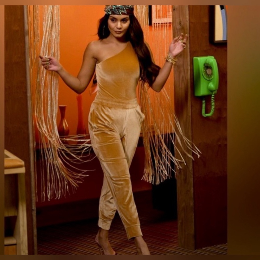 FABLETICS x Vanessa Hudgens Gold Velour Bodysuit ❤️‍🔥 NWT Festival Babe!